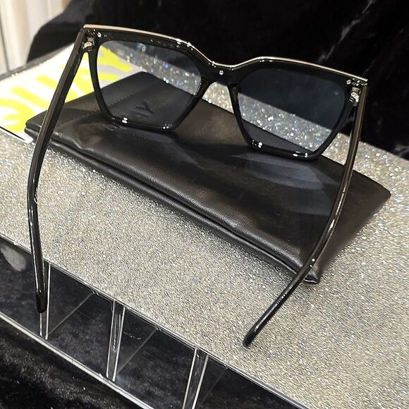 Quay Australia Level Up Sunglasses- Black/Silver Turquoise Flash - Picture 11 of 12